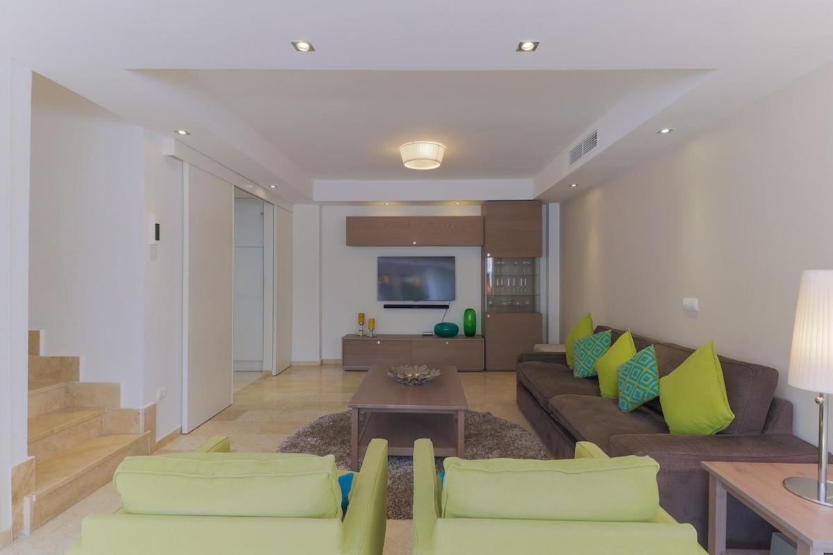 הוילה בנאלמדנה C43 - Family House With Terrace And Shared Pool מראה חיצוני תמונה